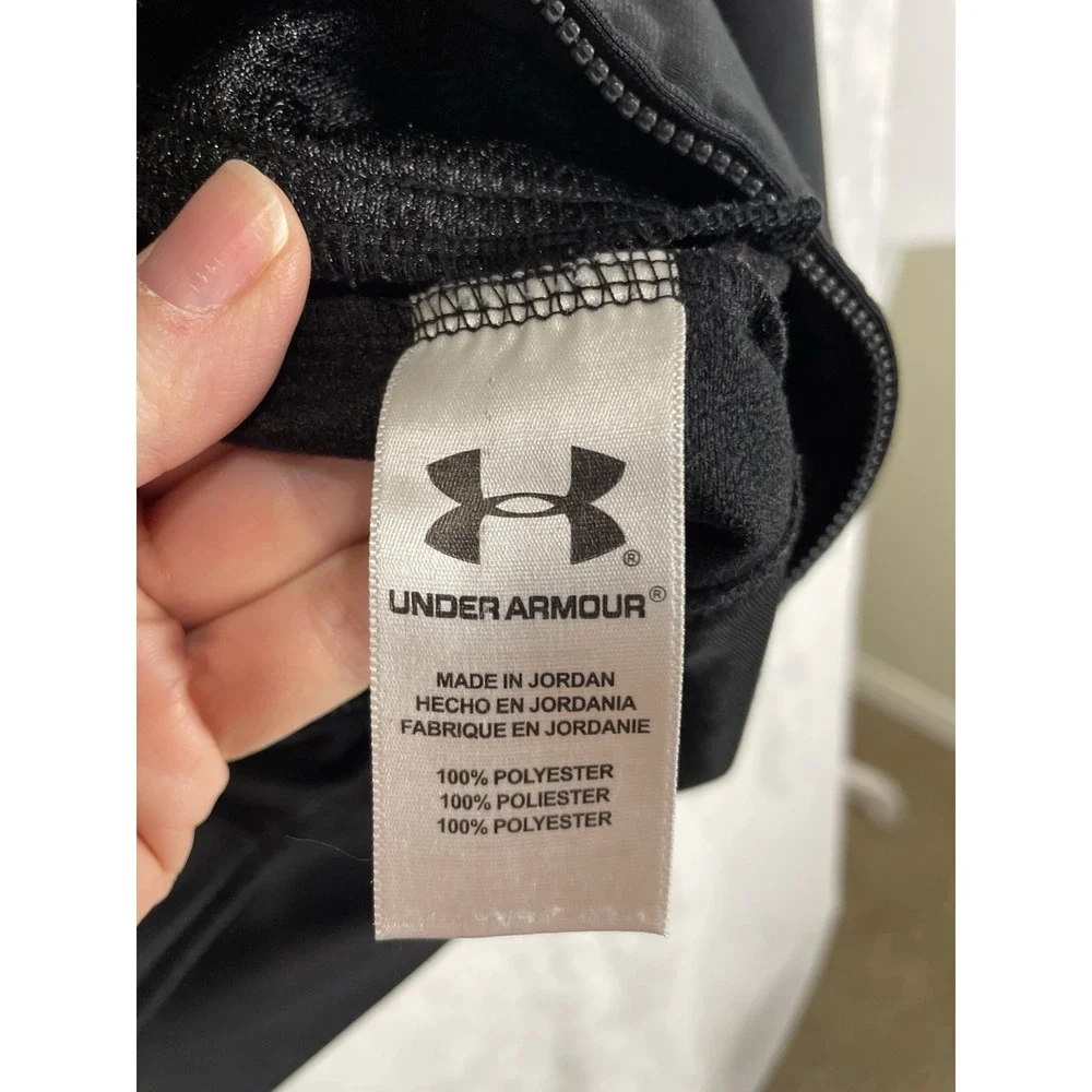 Under Armor Boys Jacket Size 6 Black RedAthleisure Sporty Basic Classic Playware